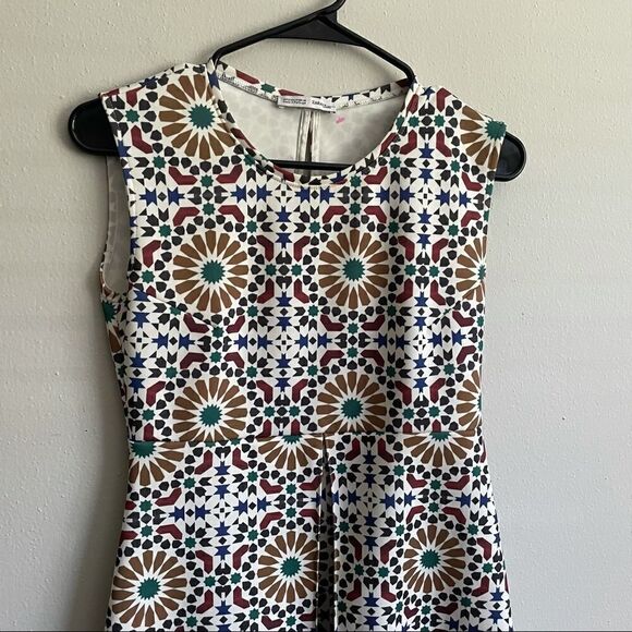 ZARA TILE PRINTED GEOMETRIC ECRU SLIT BACK MINI DRESS - Picture 3 of 14
